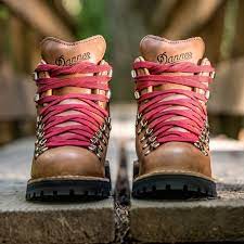 Hiking Boots Red Laces: Adding a Stylish Touch to Your Outdoor Look