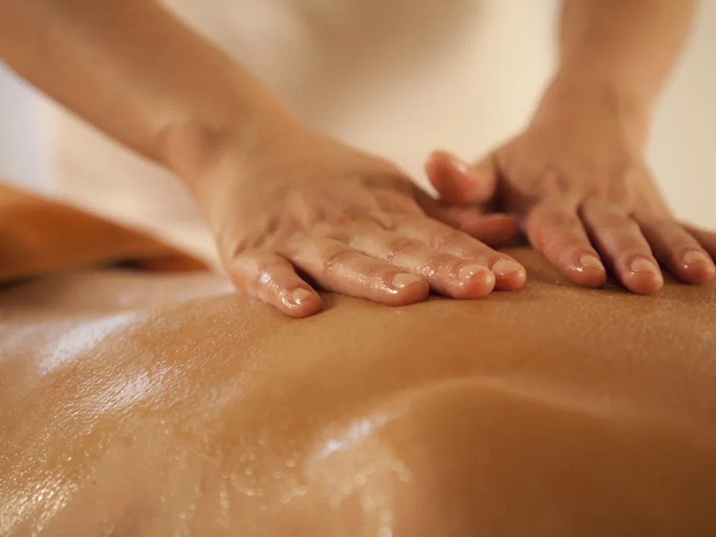 The Benefits of Business Trip Massage: Revitalize Your Travel Experience